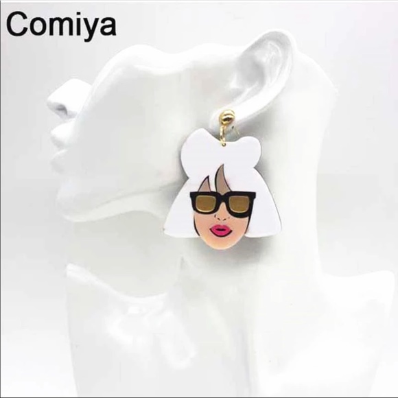 🔴 3/30$ Fun Gurl Pop Culture White Earrings - Picture 3 of 5